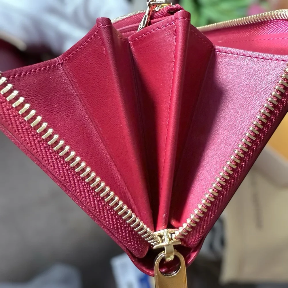 NEW! LOUIS VUITTON Monogram Vernis Rayures Zippy Wallet. Pink & Red Zip Around